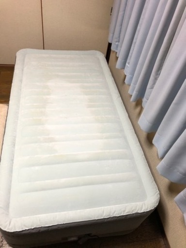 エアーベッド　使用頻度は少ないですが色落ちあり