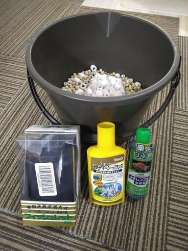 90センチ水槽、上部濾過槽、ポンプ、照明セット。 90センチ水槽、上部濾過槽、ポンプ、照明セット。