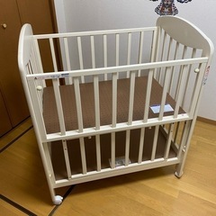 取引中【美品】KATOJI(カトージ)ベビーベッド 収納板付き