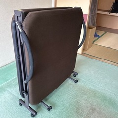 折りたたみベッド　ほぼ新品