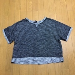 クロップド丈　Tシャツ