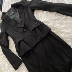 黒　スカートスーツ