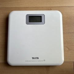 【お譲り先決定】タニタ　体重計　ヘルスメーター