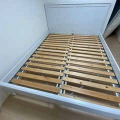 IKEA クイーンサイズ ベッド 白