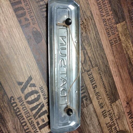 ダットサン  エンブレム  DATSUN  日産