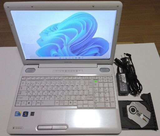 【正規認証・無料配送】Windows11オフィスOffice付き東芝ノートパソコン白 TOSHIBA【 dynabook EX/55LWHYD】ホワイト