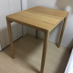 無料　IKEAダイニングテーブル