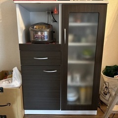 小さめ食器棚