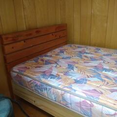 シングルベッドです。1000円に値下げします。