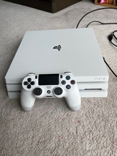PlayStation 4 Pro 1TB グレイシャーホワイト