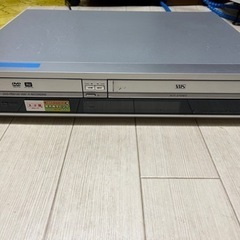 【受渡者決定【ジャンク品】SONY VHSビデオ一体型DVDレコ...