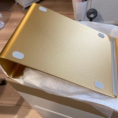 パソコンスタンド　ゴールド　MacBook Air