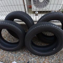 ダンロップ 225/60R18 溝残あり