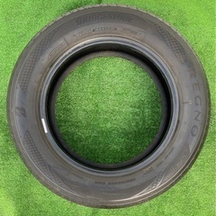 国産ヨコハマ　ブルーアース　195/60R15。2022年製．