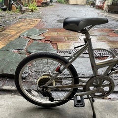 【Ｙ1098】折り畳み　ジャイアント　20インチ　前後タイヤ新品　17,100円（防犯・税込）