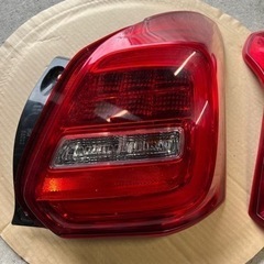 スズキ スイフト純正テールランプ　左右
