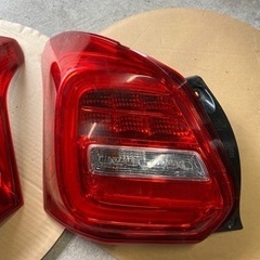 スズキ スイフト純正テールランプ　左右