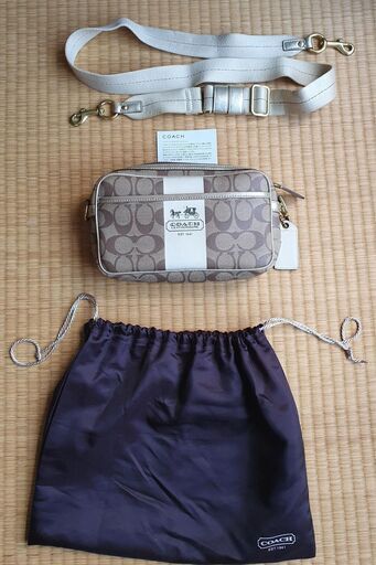 素晴らしい状態の素晴らしいコーチ ショルダー バッグ。