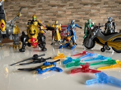 仮面ライダー  ウィザード ロボット バイク ケース 人形7体