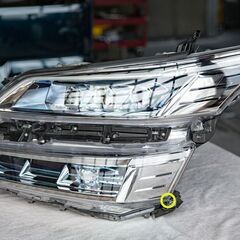 トヨタ ヴェルファイア 30系 後期 ヘッドライト LH 81150-58600