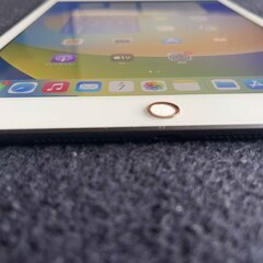 ipad 8世代 wifi silver128GB 箱・Lightningケーブル・電源アダプタ付き
