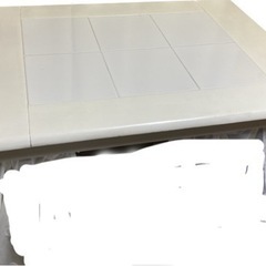 定価¥20000　木製カウンターテーブル　天面タイル張り　机