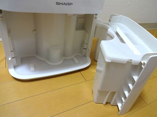 □SHARP 除湿機 CV-E71-W 2016年製 プラズマクラスター搭載 50/60Hz 8