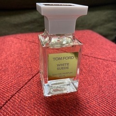 美品 トムフォード ホワイトスエード オードパルファム 50ml 値引不可