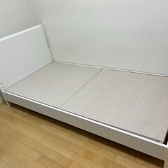 ニトリシングルベッドフレーム(メリッサ3 ホワイト 足付き 床板 )