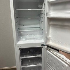 2022年製。使用期間5ヶ月。冷蔵庫140L MAXZEN