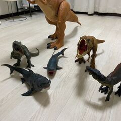 恐竜フィギュアセット（ジュラシック・ワールド スーパービッグ! T