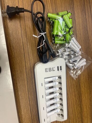 単３単４電池充電器 USB充電器 充電の同時にスマホへ給電可能 取りに来ていただける方限定！