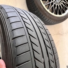 タイヤ、ロクサーニ215/45R18