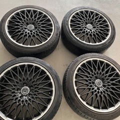 タイヤ、ロクサーニ215/45R18