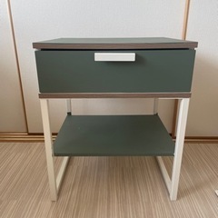 IKEA サイドテーブル　¥500