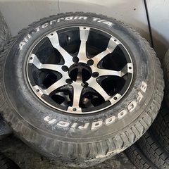 16インチ　8J 139.7 6穴　タイヤホイールセット　225/75R16