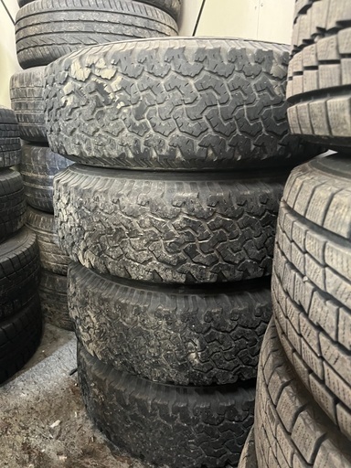 16インチ　8J 139.7 6穴　タイヤホイールセット　225/75R16