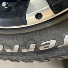 16インチ　8J 139.7 6穴　タイヤホイールセット　225/75R16