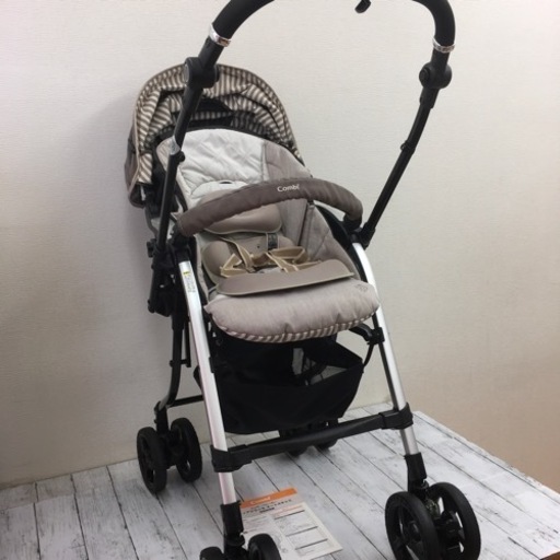 コンビ ディアクラッセオート4キャス エッグショックFE500 ※幌色褪せありの為、こちらの商品価格から1000円引き