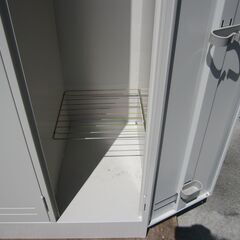 2人用ロッカー　鍵あり　ニューグレー　コクヨ製　LK-2F1C　※業販不可