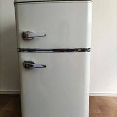【小型冷蔵庫】レトロでおしゃれな冷凍庫、アイリスオーヤマ。一人暮...