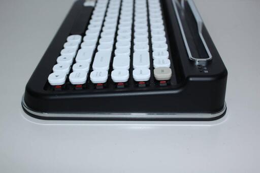 ELRETRON PENNA タイプライター風キーボード