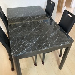 【4人掛けダイニングテーブル】美品