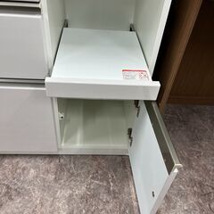 食器棚探すなら「リサイクルR」❕美品です❕ゲート付き軽トラ”無料貸出❕購入後取り置きにも対応 ❕R3389