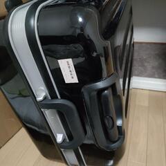 鍵付きの大きいスーツケース 黒 