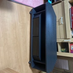 黒色のテレビ台