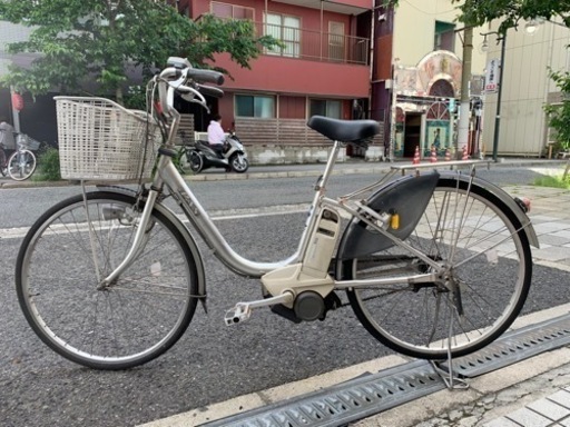 安く電動自転車　２６インチ　3変速　8.1ah 充電器　付き