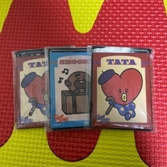 新品　BT21 スクエア缶バッジ