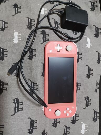 お取引決まりました。任天堂Switch LITEコーラル