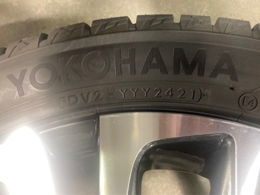 ヤリスクロス 純正ホイール付き スタッドレスタイヤ 4本 YOKOHAMA